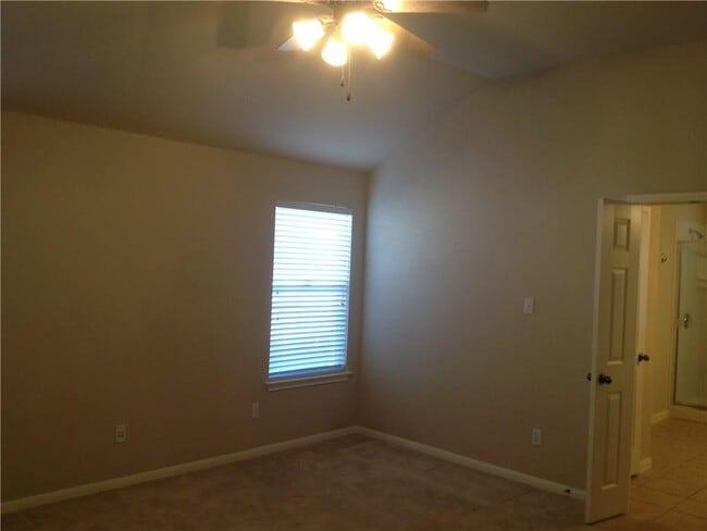 Building Photo - 4105 Meadow Bluff Way