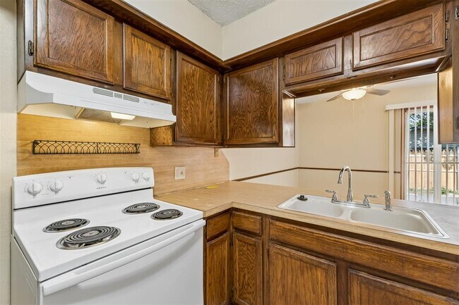 Building Photo - 208 Hudson Pl