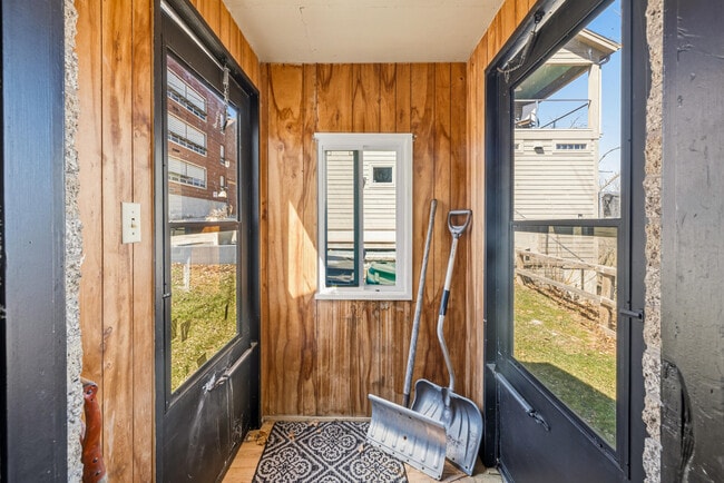 Building Photo - 446 N Powers St