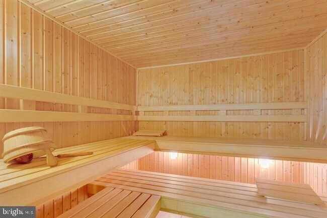 Building Photo - 4501 Arlington Blvd