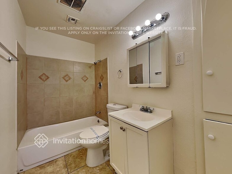 Building Photo - 6118 W Hollyhock Dr