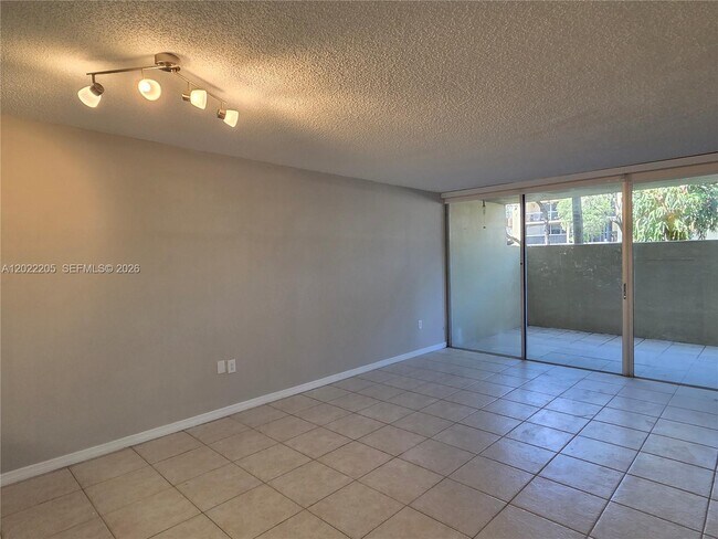 Building Photo - 10835 SW 112th Ave
