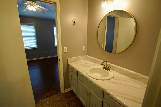 Building Photo - 338 Jamestown Manor Dr
