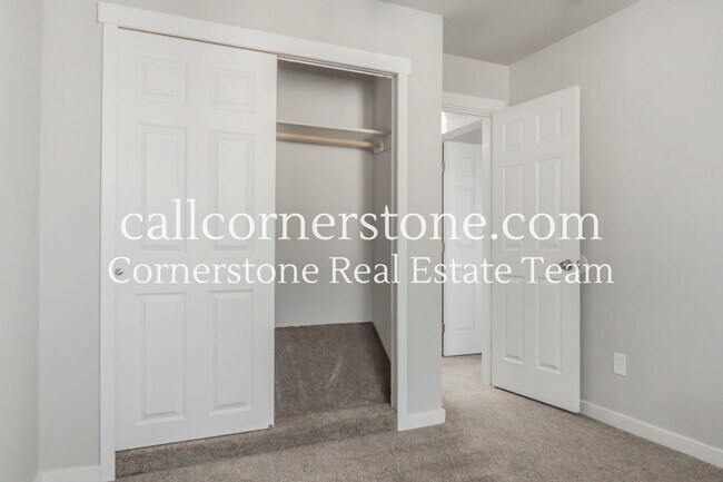 Building Photo - 4877 Bluestem Dr