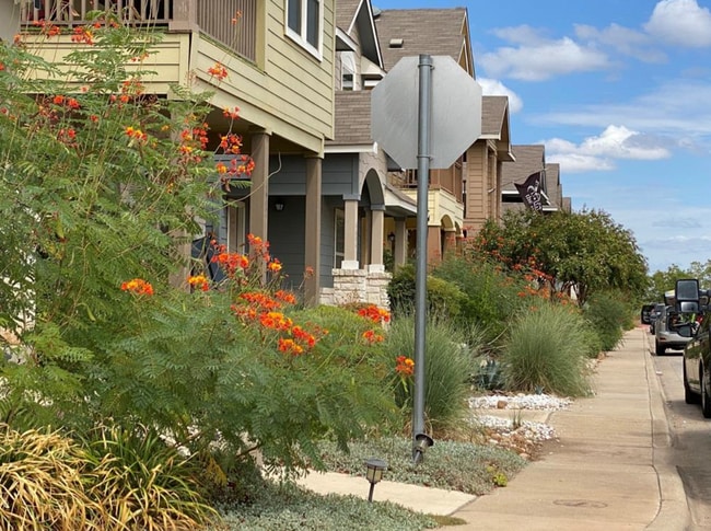 Building Photo - 4512 Inicio Ln