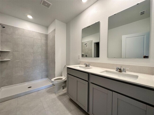 Building Photo - 335 Loch Ct