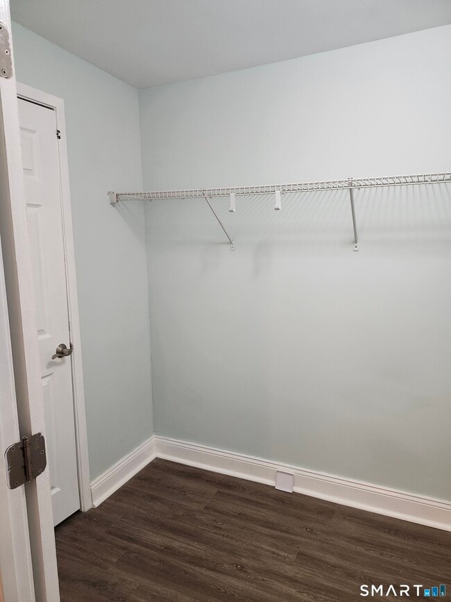 Building Photo - 488 Chapel St