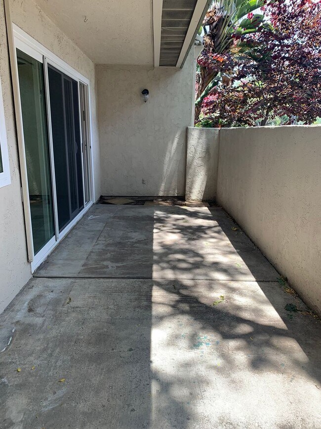 Building Photo - 5510 Armitos Ave