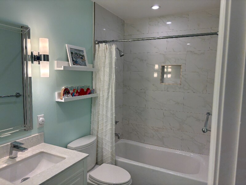 Building Photo - 2432 NE 26th Ave