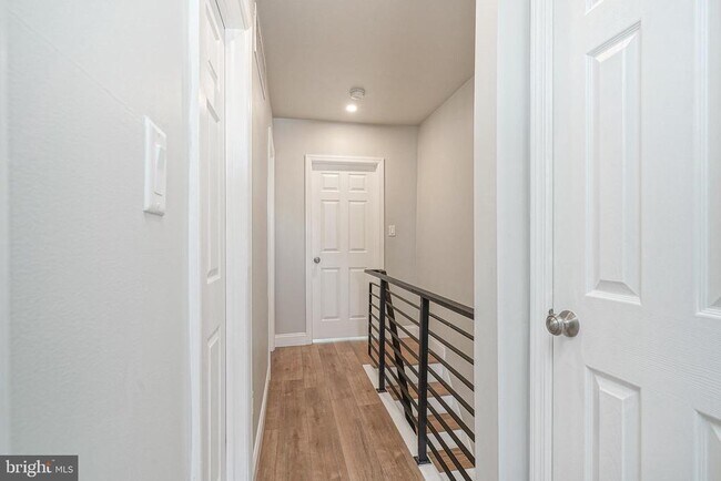 Building Photo - 3037 Tulip St