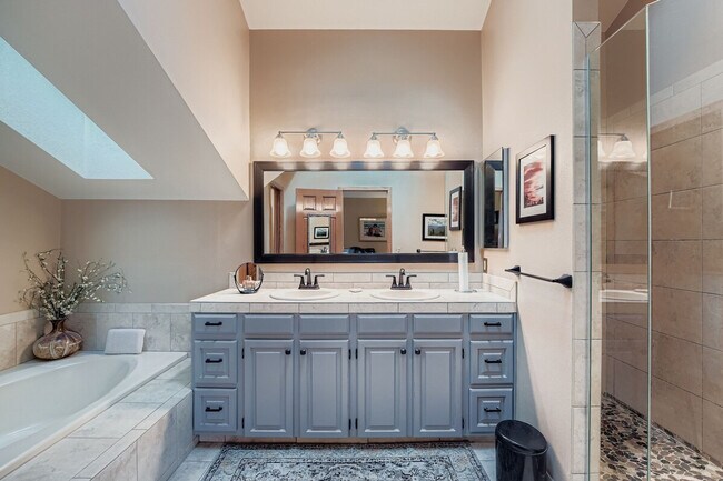 Building Photo - 776 Chimney Creek Dr