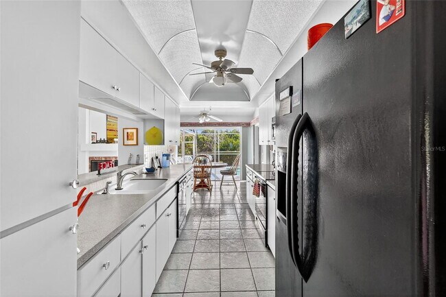 Building Photo - 2824 Summervale Dr
