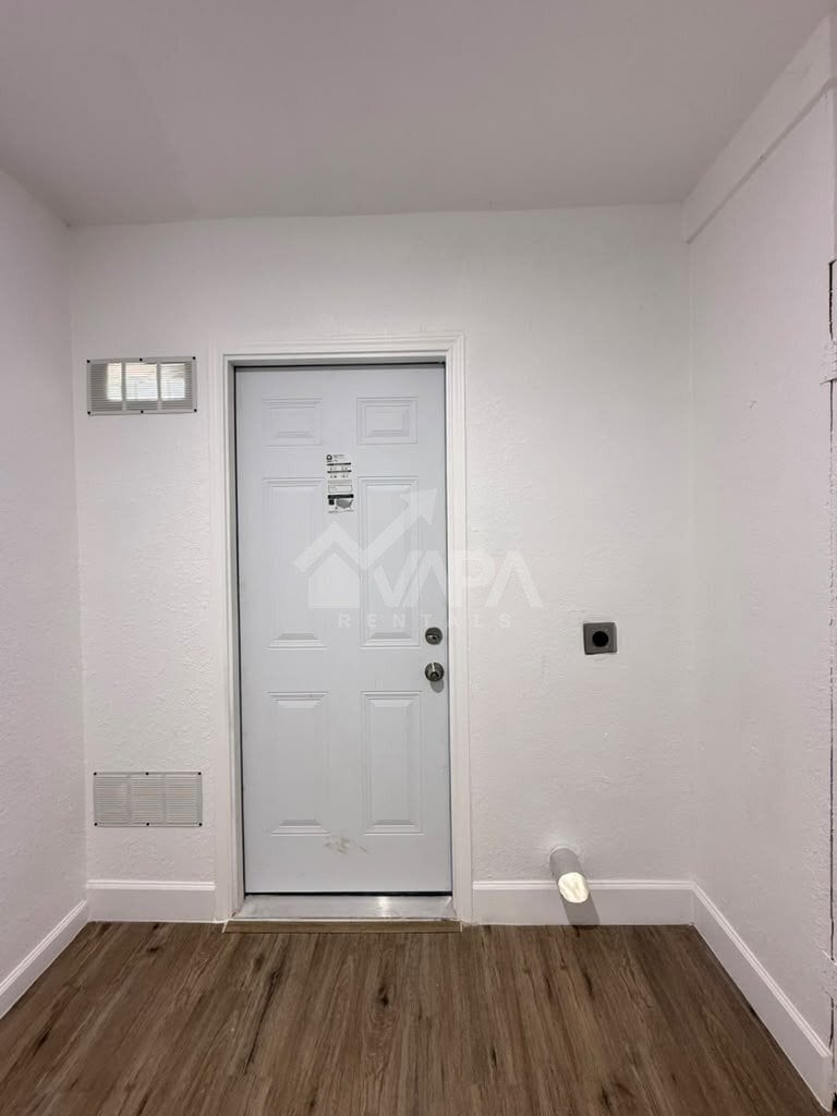 Building Photo - 12400 Welcome Dr