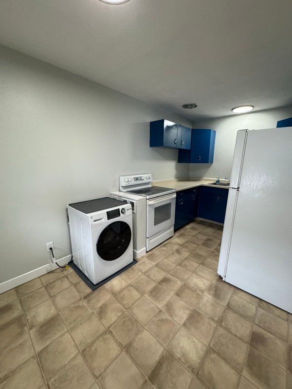 Building Photo - 419 4th Ave E