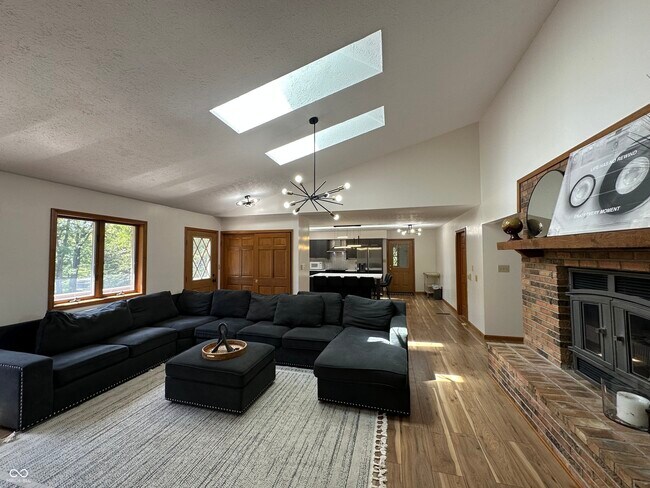 Building Photo - 3850 Wicker Rd
