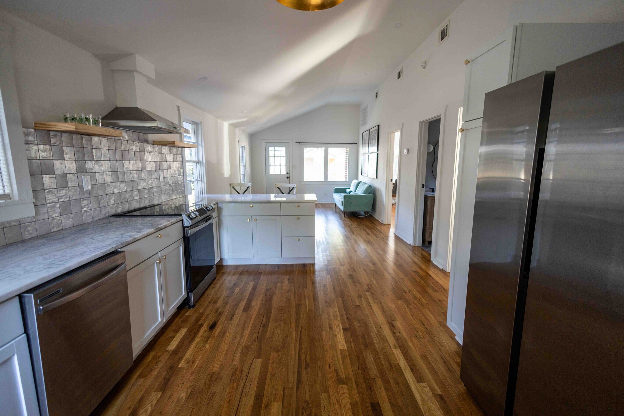 Building Photo - 731 E 34th St