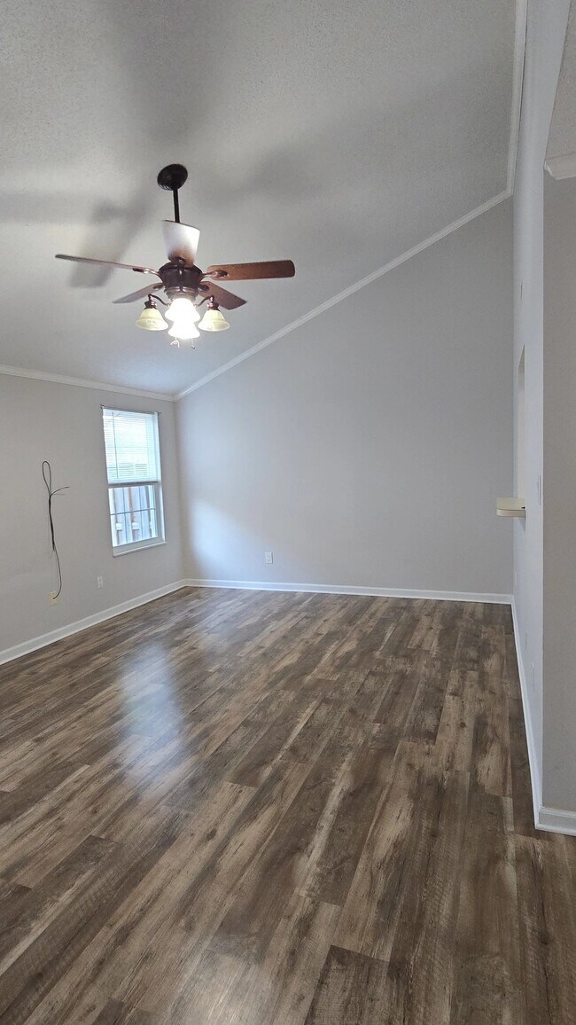 Building Photo - 7908 Eldin Way