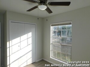 Building Photo - 923 Spring Park St