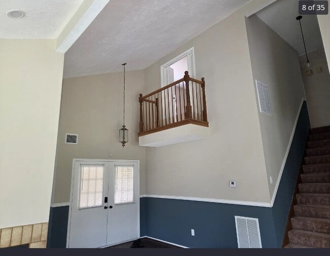 Building Photo - 8530 Lake Crystal Dr