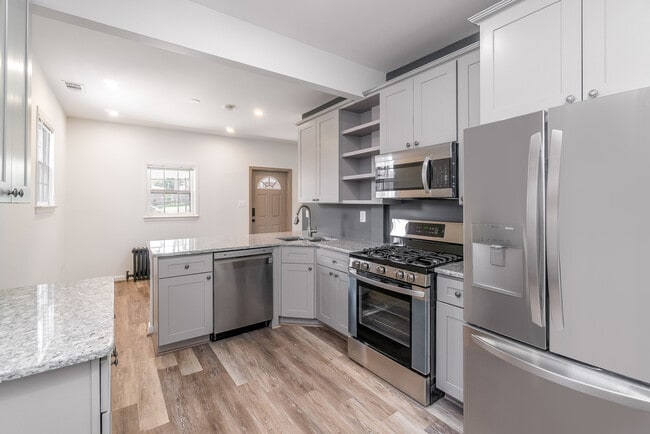 Building Photo - 1006 S Quinn St