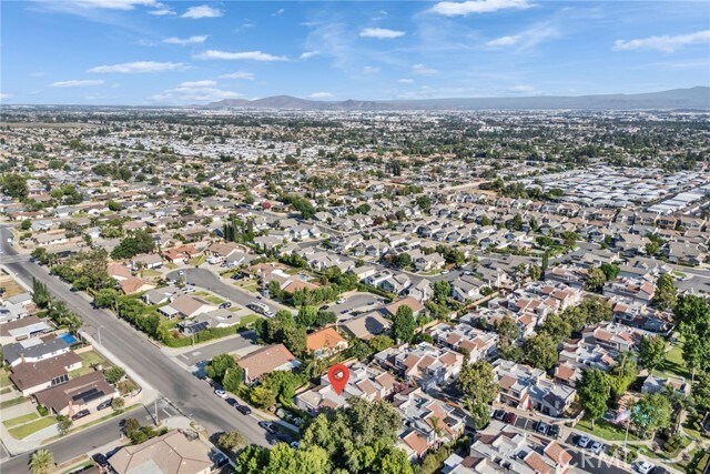 Building Photo - 9764 Huntington Dr