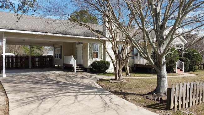 Building Photo - 508 Foreman Dr