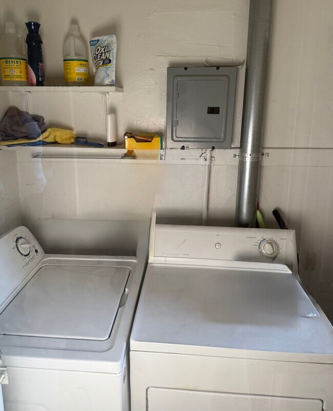 Building Photo - 1611 Talmadge St