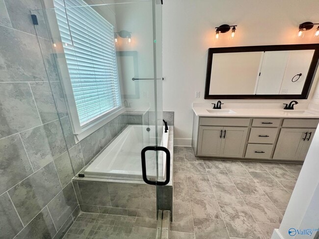 Building Photo - 330 Silo Ln