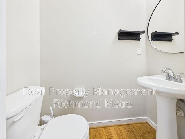 Building Photo - 1213 Magnolia Pointe Blvd