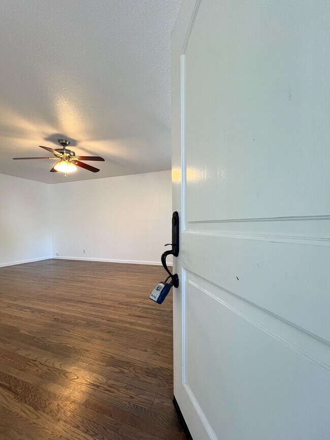 Building Photo - Beautiful Three Bedroom North Napa Home