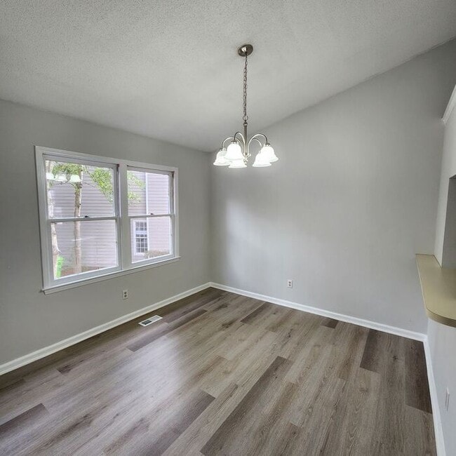 Building Photo - 5712 Finsbury Ct