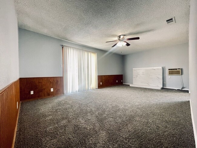 Building Photo - Thesta Treasure: Your Fresno Dream Home Aw...
