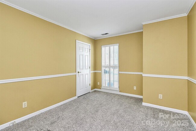 Building Photo - 203 Alnwick Ln