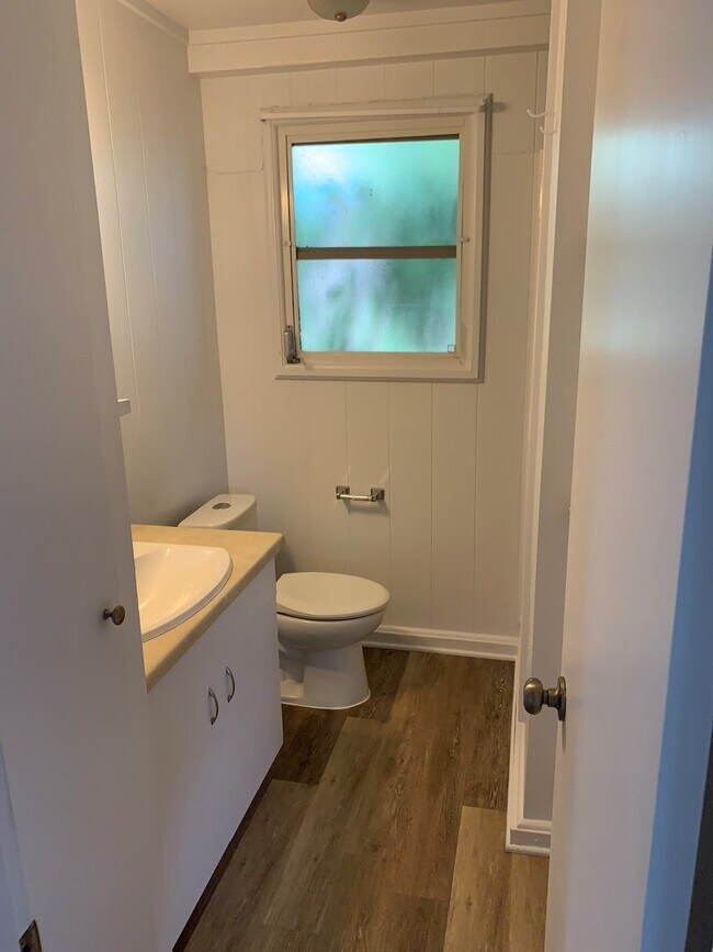 Building Photo - Kailua- Updated 3 bedroom 2 bath beautiful...