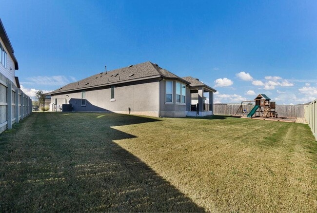 Building Photo - 524 Calmo Ct