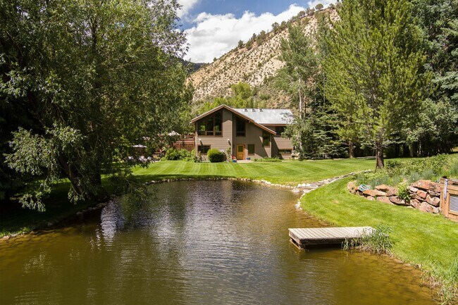 Building Photo - 2755 Lower River Rd