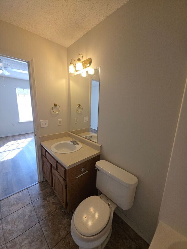 Building Photo - 817-825 West 12th St.