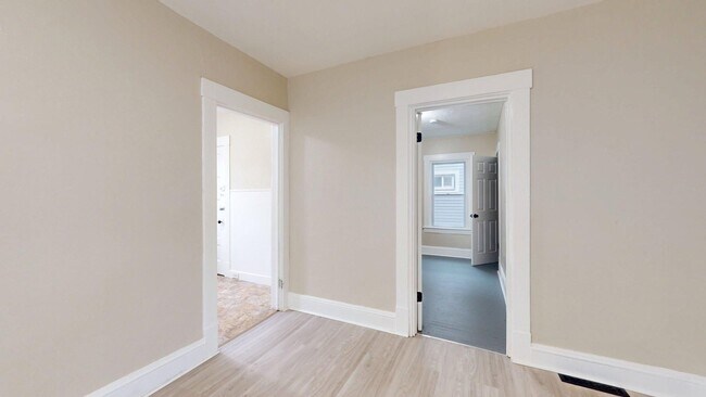 Building Photo - 3865 W 16th St