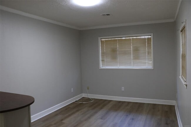 Building Photo - 205 Empire Rd