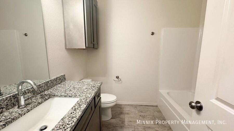 Building Photo - 1102 N 7th St