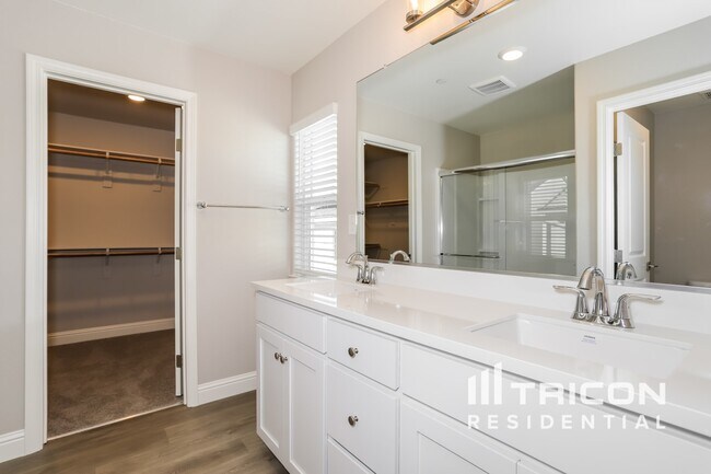 Building Photo - 2646 Miller Run Ln