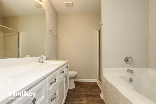 Building Photo - 8720 Kismet Dr