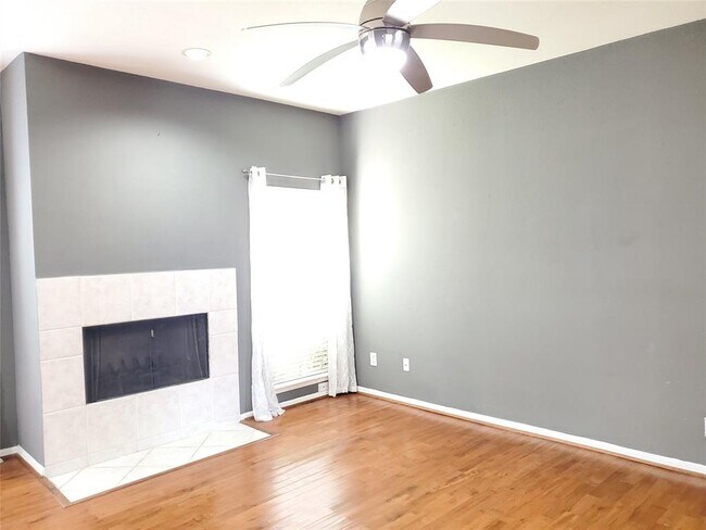 Building Photo - 1818 Augusta Dr