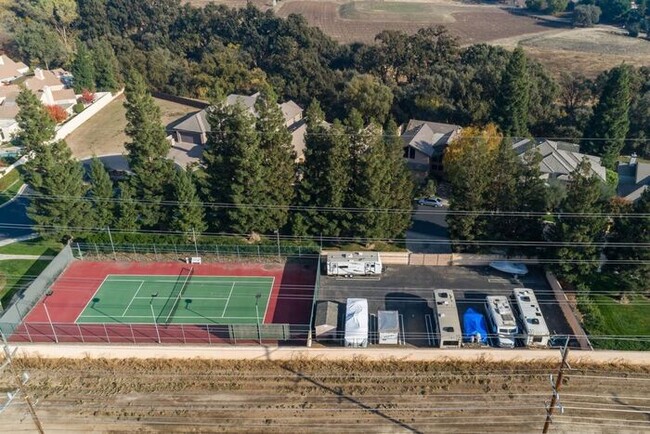 Building Photo - Modesto Copper Creek Gated Community Beaut...