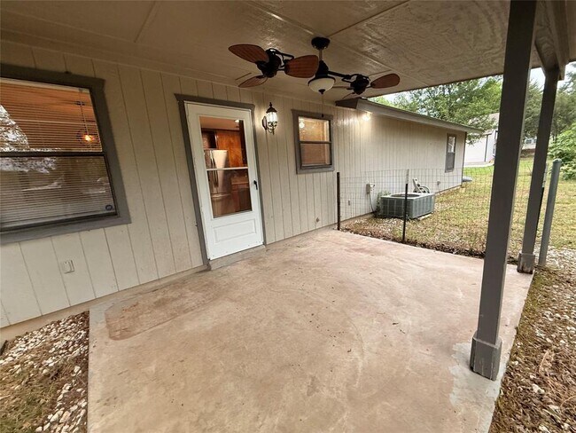 Building Photo - 121 Lba Dr