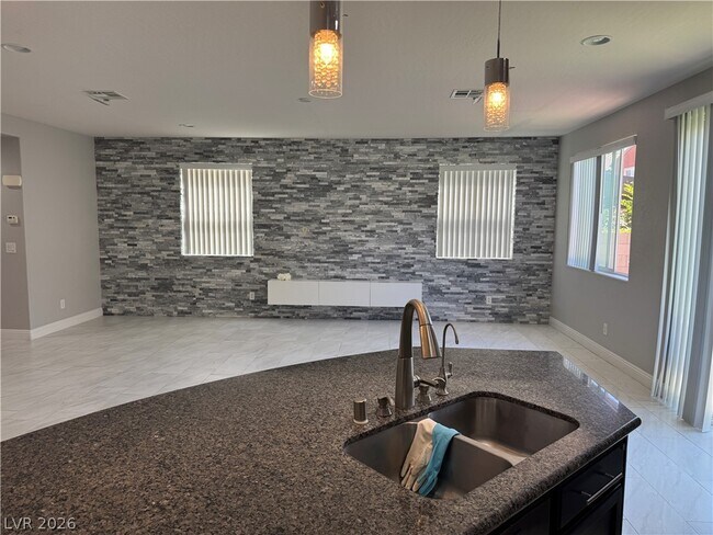 Building Photo - 5027 Breaking Dawn Ct