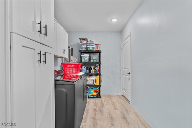 Building Photo - 4524 20th St SW