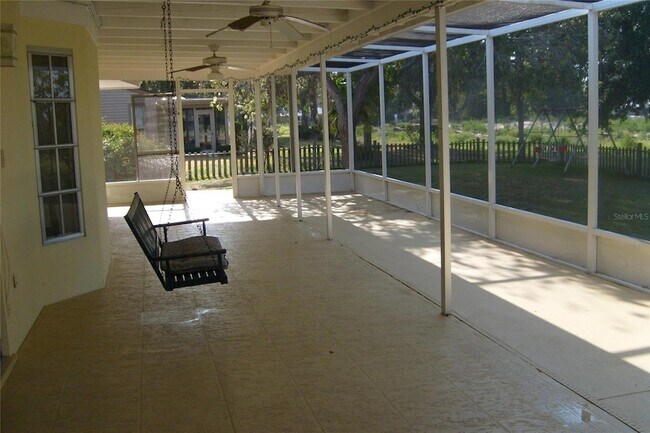 Building Photo - 1876 Mid Ocean Cir