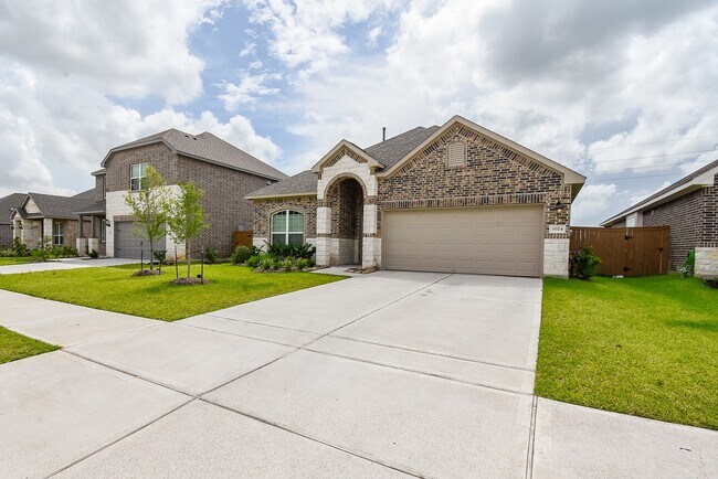 Building Photo - 3024 Myrtle Sunset Dr