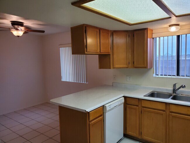 Building Photo - 2635 Calle de Mercado